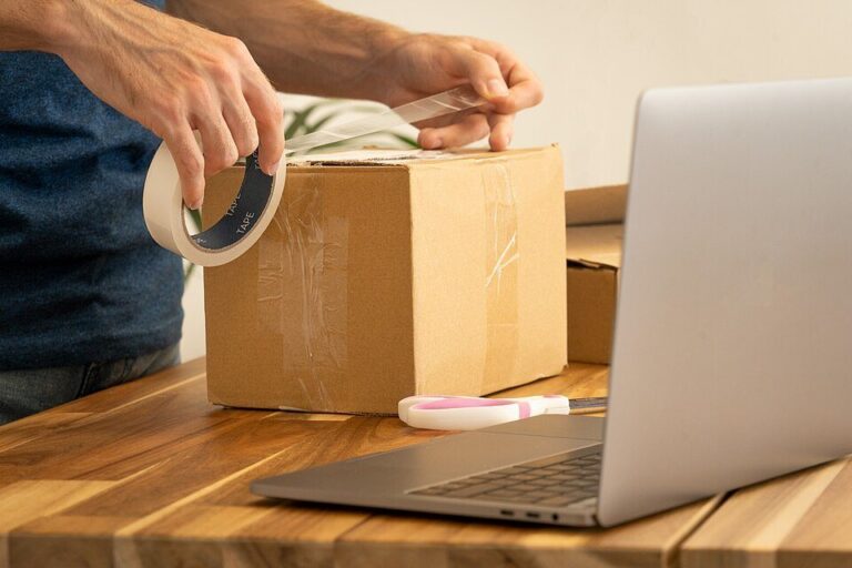 Kargo ve E-Ticaret Kolisi